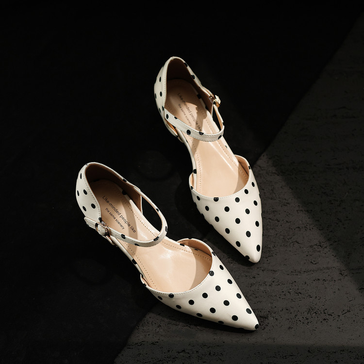 Women's Pointed Toe Closed Toe Sandals with Hidden Heel and Chunky Heel for Daily Wear Summer 2026 - Image 2