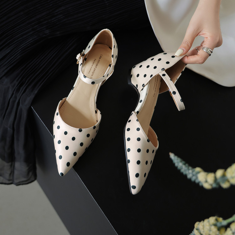 Women's Pointed Toe Closed Toe Sandals with Hidden Heel and Chunky Heel for Daily Wear Summer 2026